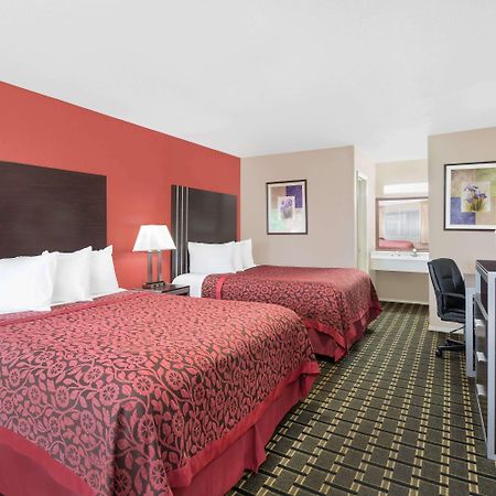 Days Inn By Wyndham College Station University Drive Экстерьер фото