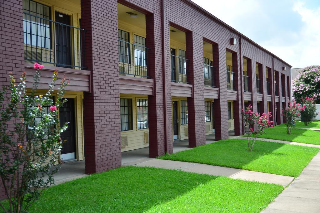 Days Inn By Wyndham College Station University Drive Экстерьер фото