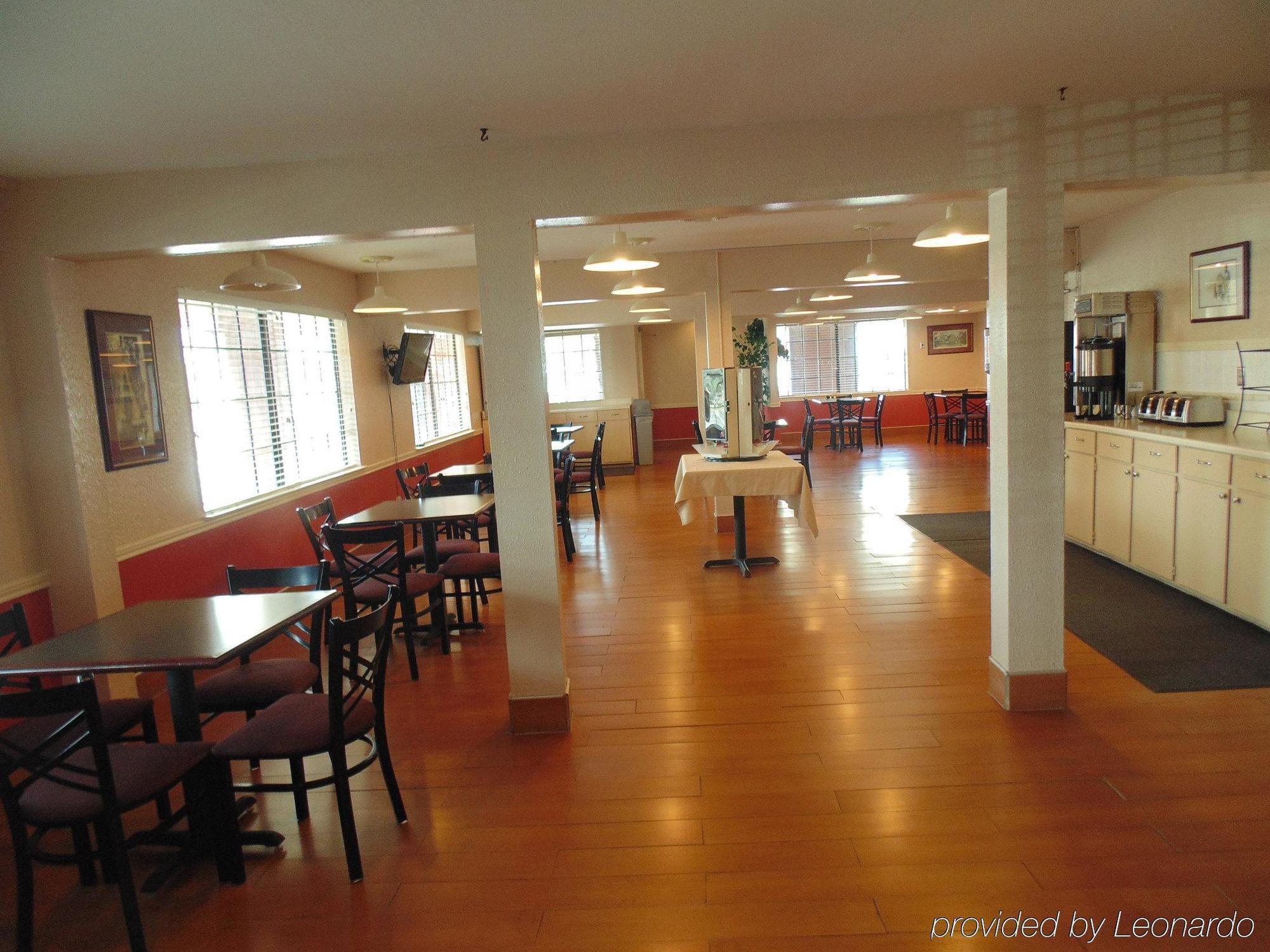 Days Inn By Wyndham College Station University Drive Экстерьер фото