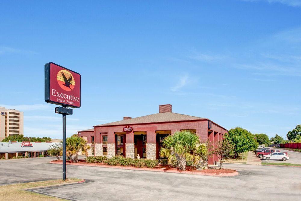 Days Inn By Wyndham College Station University Drive Экстерьер фото