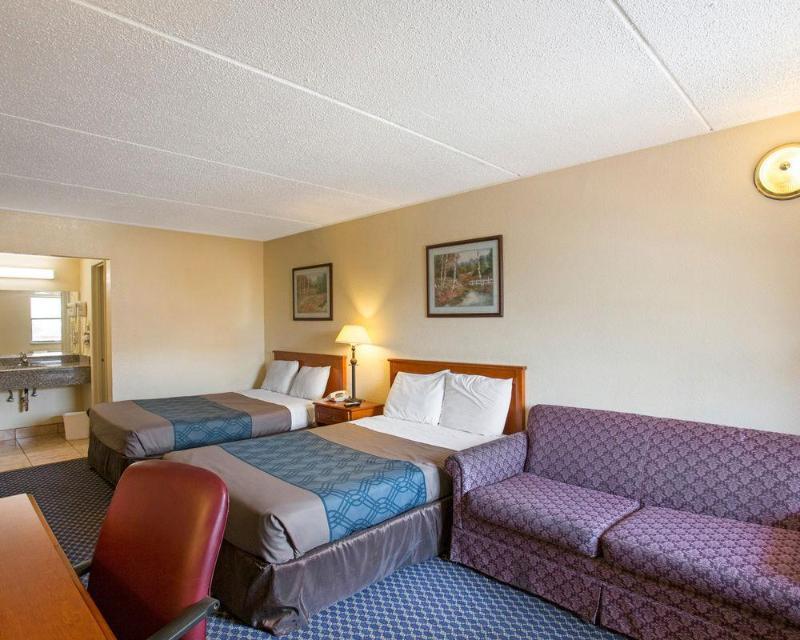 Days Inn By Wyndham College Station University Drive Экстерьер фото