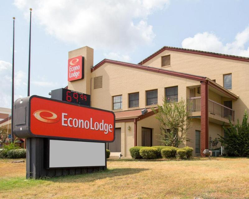 Days Inn By Wyndham College Station University Drive Экстерьер фото